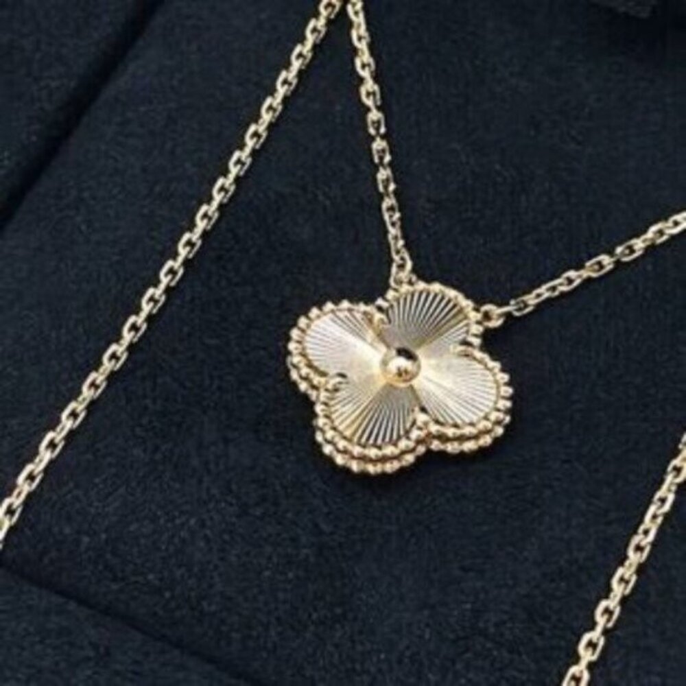 Authentic Van Cleef & Arpels 18K gold laser engraved necklace